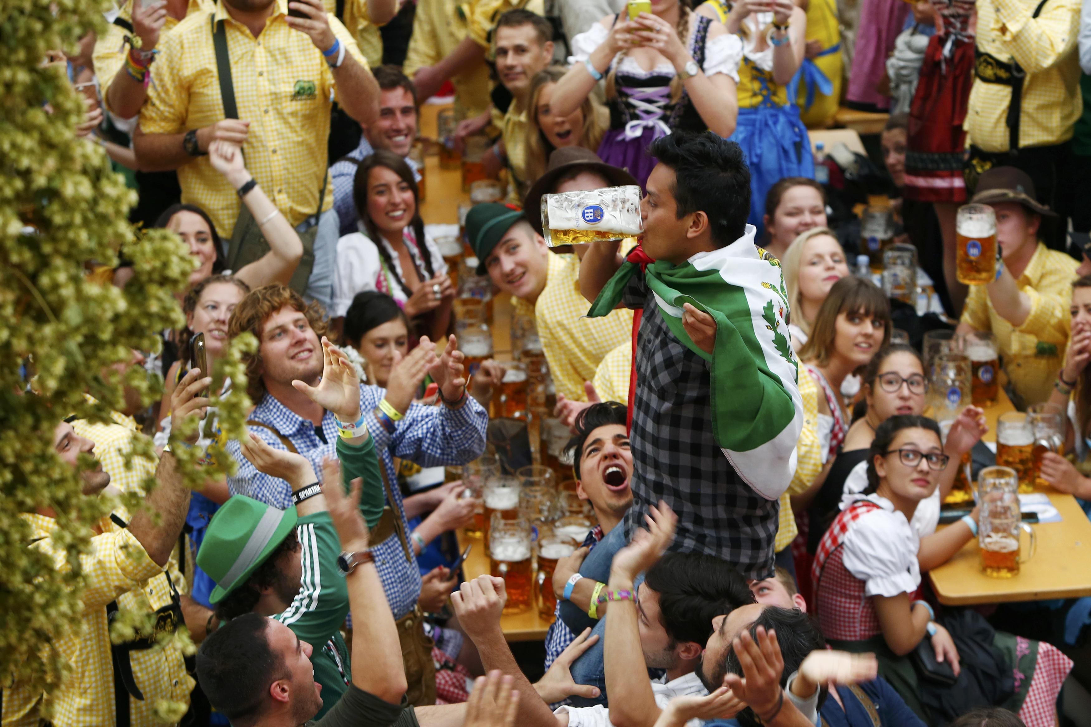 Khai mac le hoi Bia Duc Oktoberfes Duc 2016 anh 5