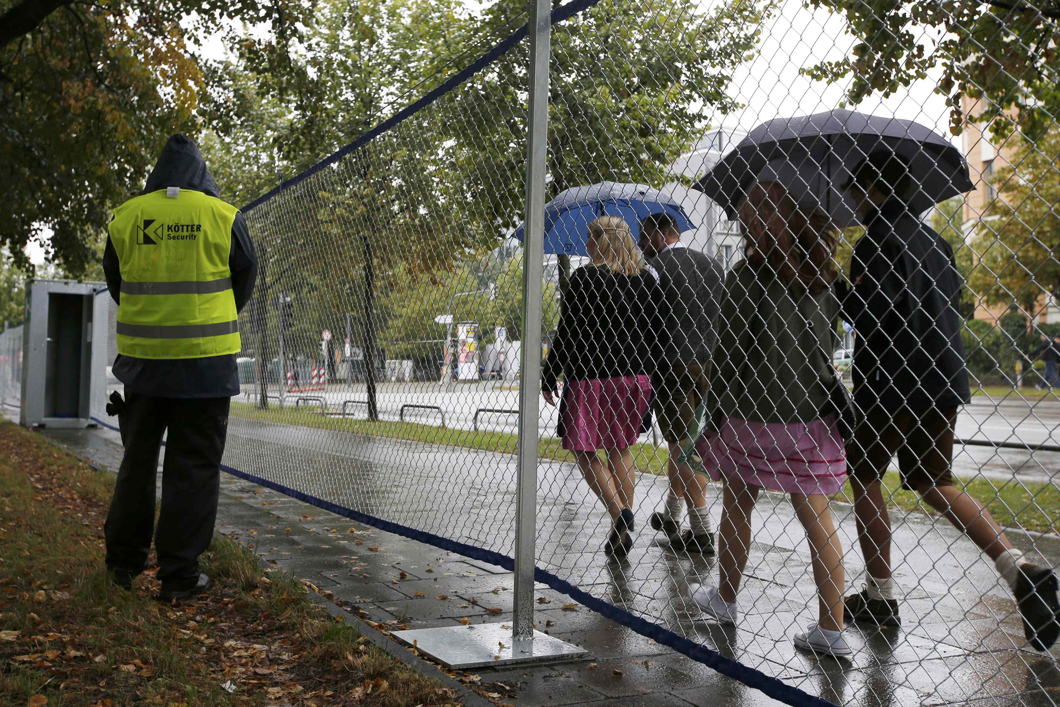 Khai mac le hoi Bia Duc Oktoberfes Duc 2016 anh 9