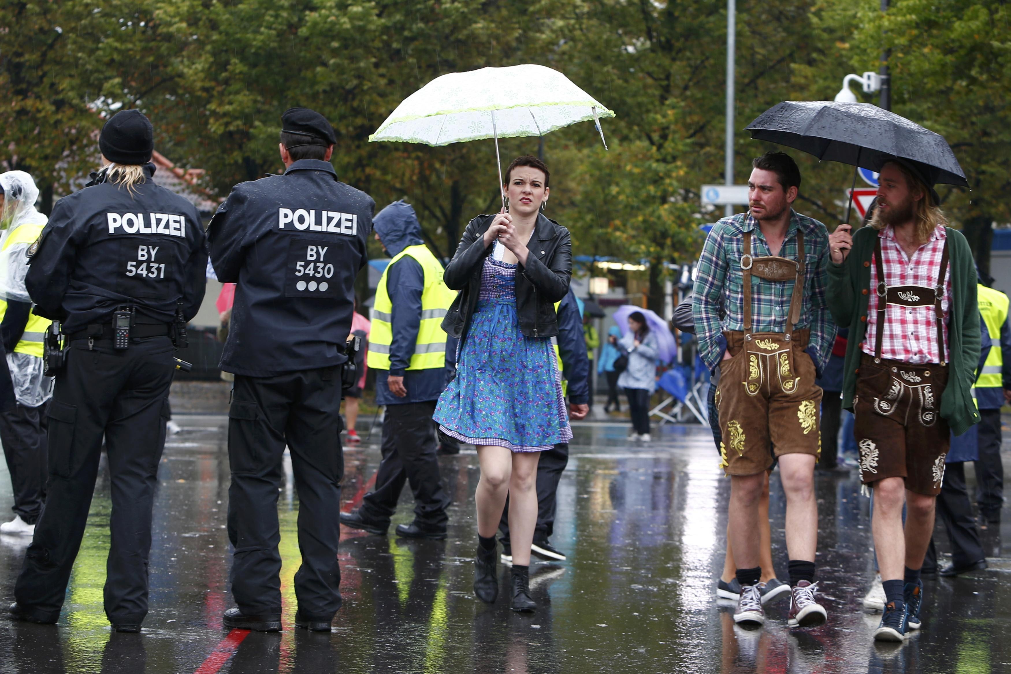 Khai mac le hoi Bia Duc Oktoberfes Duc 2016 anh 13