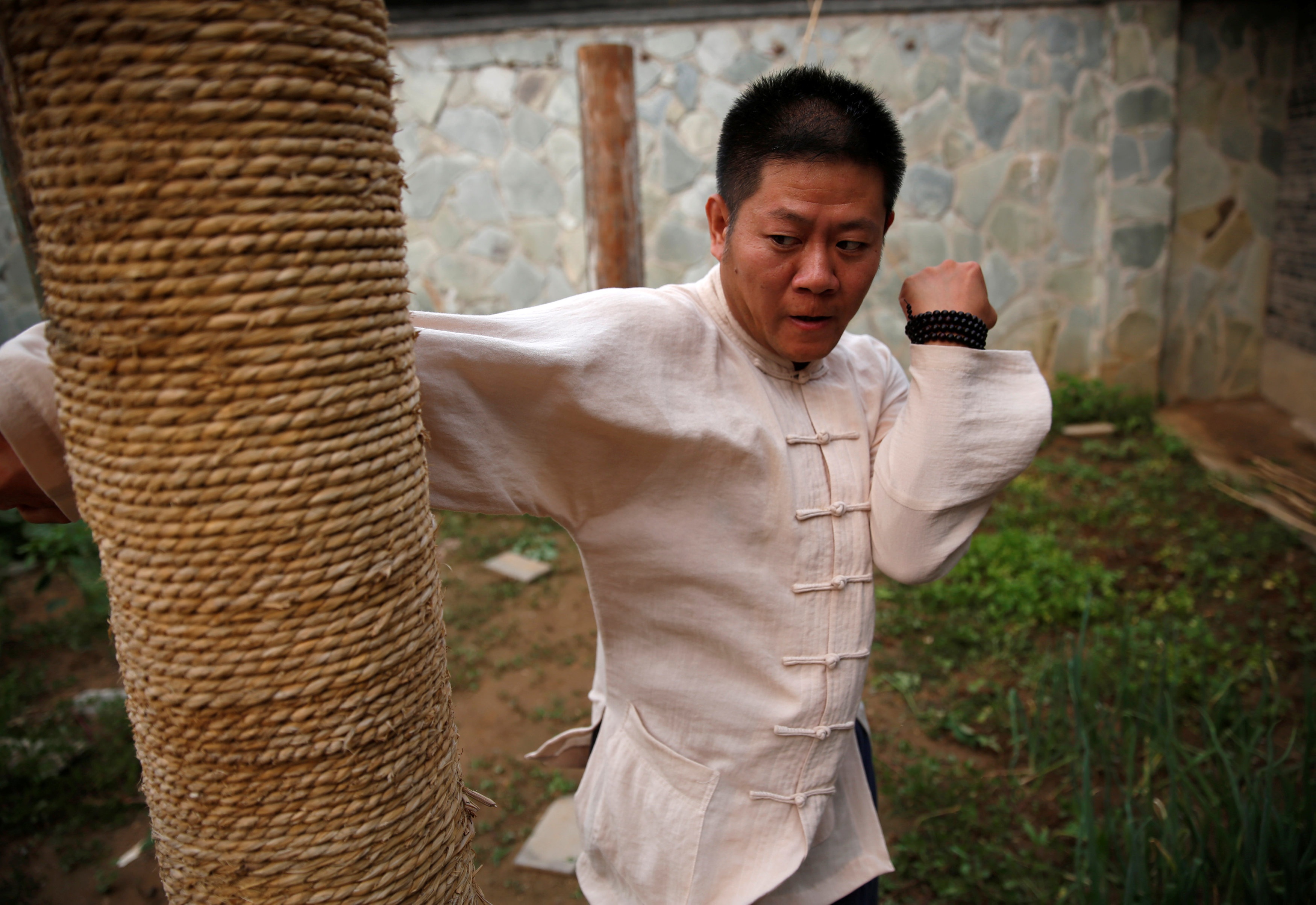 Cao thu Thieu Lam Trung Quoc bieu dien hinh anh