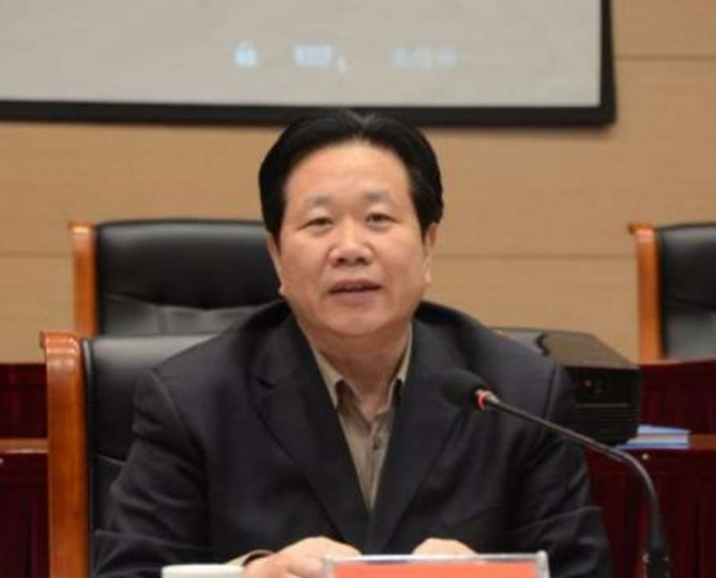 Quan chuc Trung Quoc dinh liu den me tin di doan anh 1