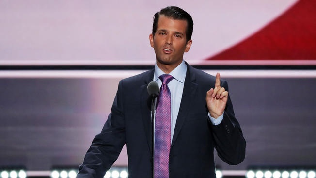 Con trai Donald Trump so sanh nguoi ti nan nhu la keo doc hinh anh