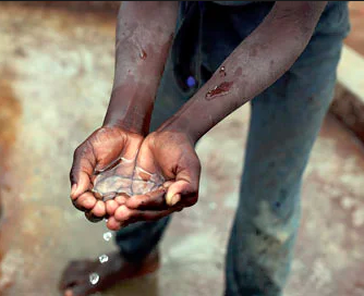 Khung hoang nuoc khien 2 ty nguoi khong co nuoc sach hinh anh