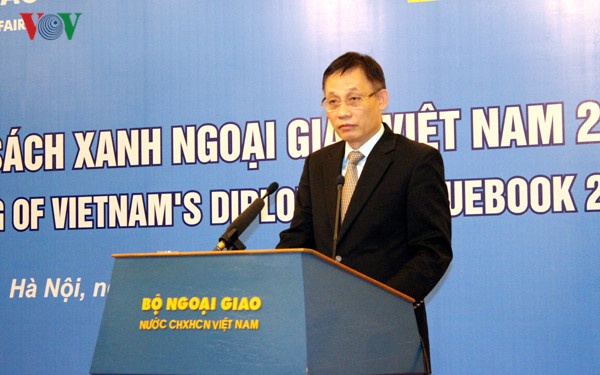 sach xanh ngoai giao Viet Nam anh 1