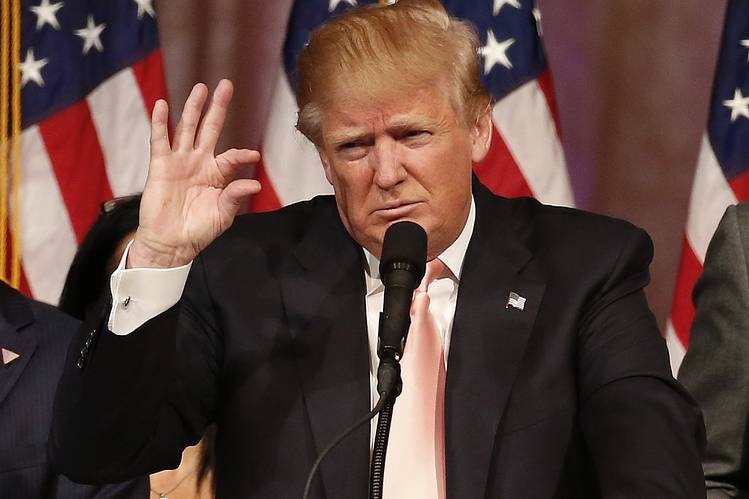 Tai san cua Trump giam 800 trieu USD sau mot nam hinh anh