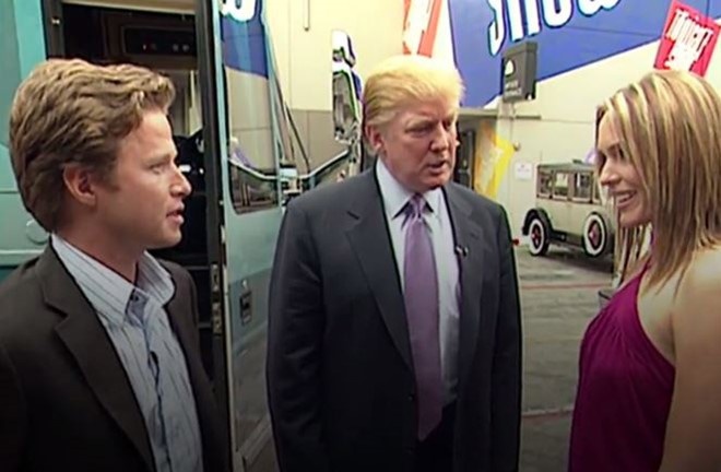 Dang Cong hoa muon doi ung vien, Trump the khong rut hinh anh