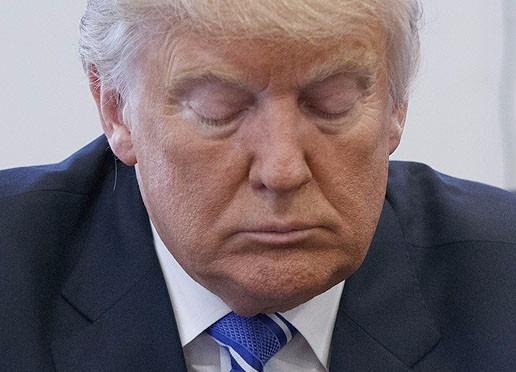 Bat ngo thang 10: Phep mau moi giup Trump lat nguoc tinh the hinh anh