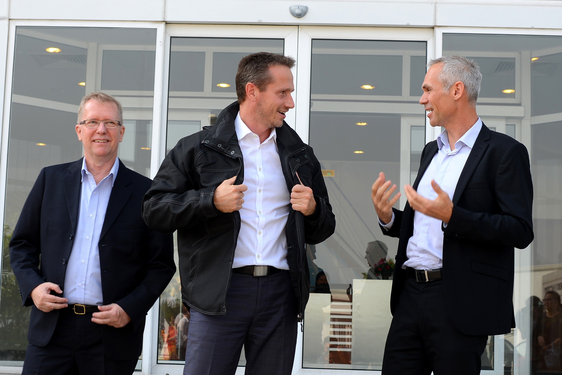 Bo truong Ngoai giao Dan Mach tham nha may o Hai Duong anh 9