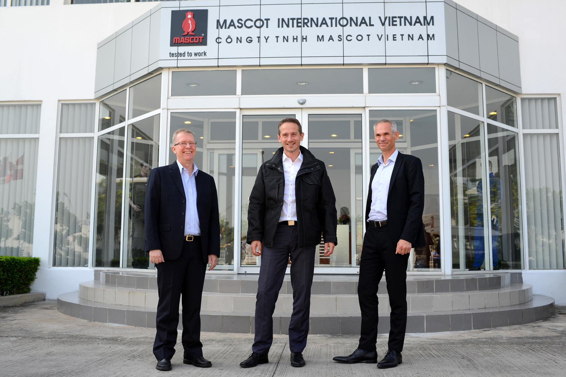 Bo truong Ngoai giao Dan Mach tham nha may o Hai Duong anh 10