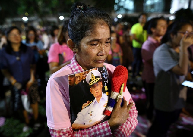 noi dau cua nguoi dan Thai Lan khi Quoc vuong Bhumibol Adulyadej bang ha anh 11