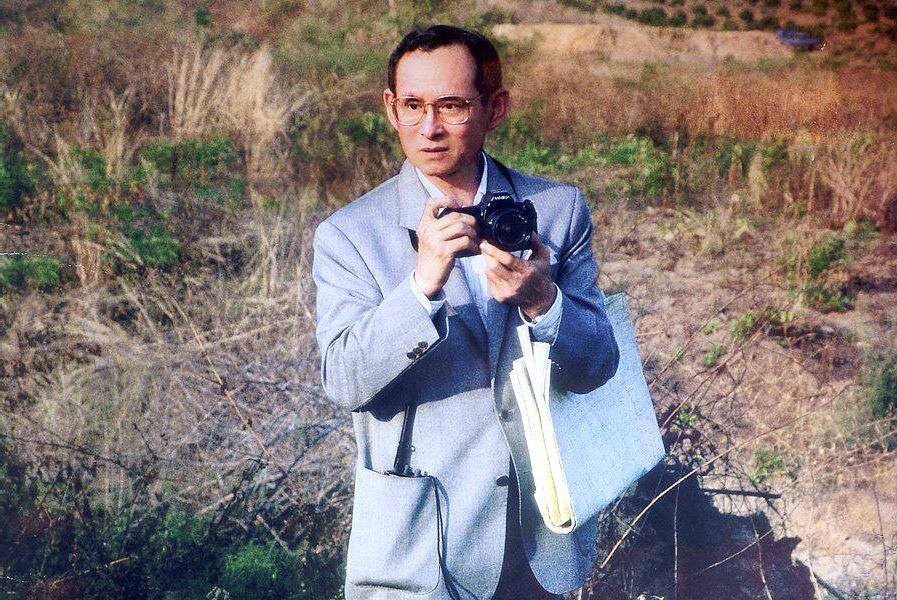 Nhung ky uc dac biet ve Quoc vuong Bhumibol hinh anh
