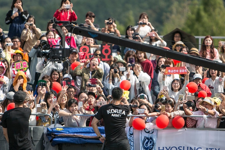 Nghe si trong quan doi Han Quoc anh 1