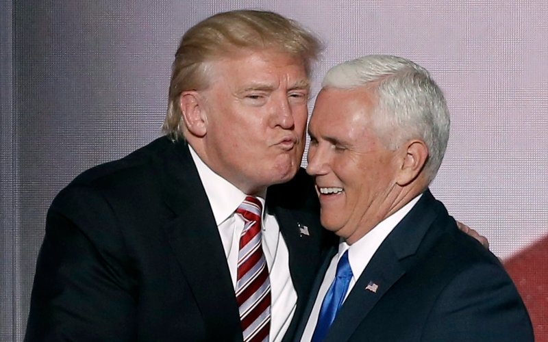 No luc 'cuu vot' Trump cua pho tuong Mike Pence hinh anh