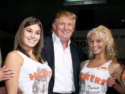 Nguoi phu nu thu 10 to Trump 'so soang' hinh anh