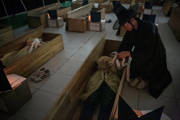 Người Hàn Quốc chết thử ảnh 4 Nguoi Han Quoc chet thu anh 4