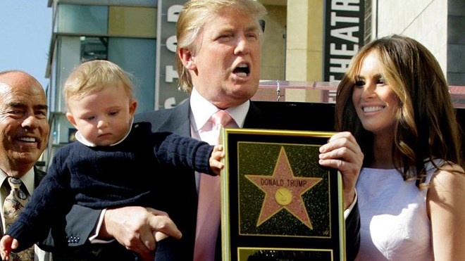 ngoi sao cua Trump bi pha hoai anh 2