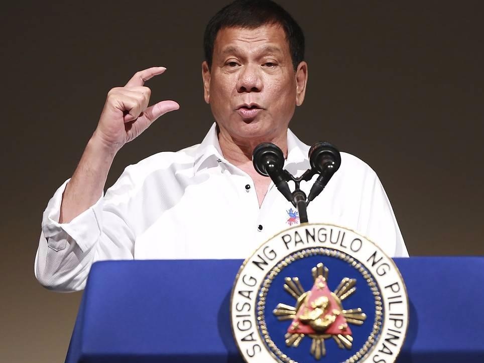 Tong thong Duterte hua se khong chui the them nua hinh anh