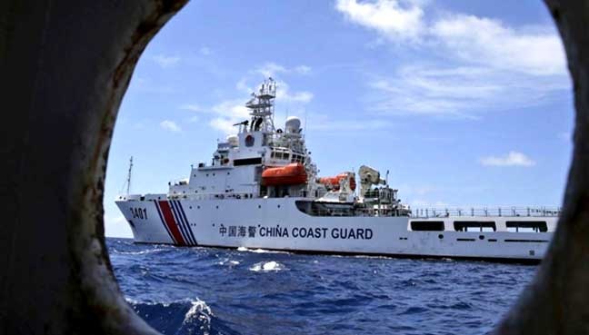 TQ van kiem soat ngu dan Philippines o bai can Scarborough hinh anh