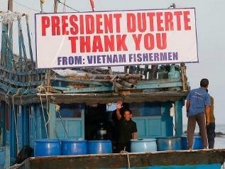 Philippines tra tu do 17 ngu dan Viet hinh anh