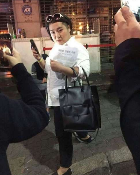 Gioi tre Han Quoc cham biem tong thong anh 2