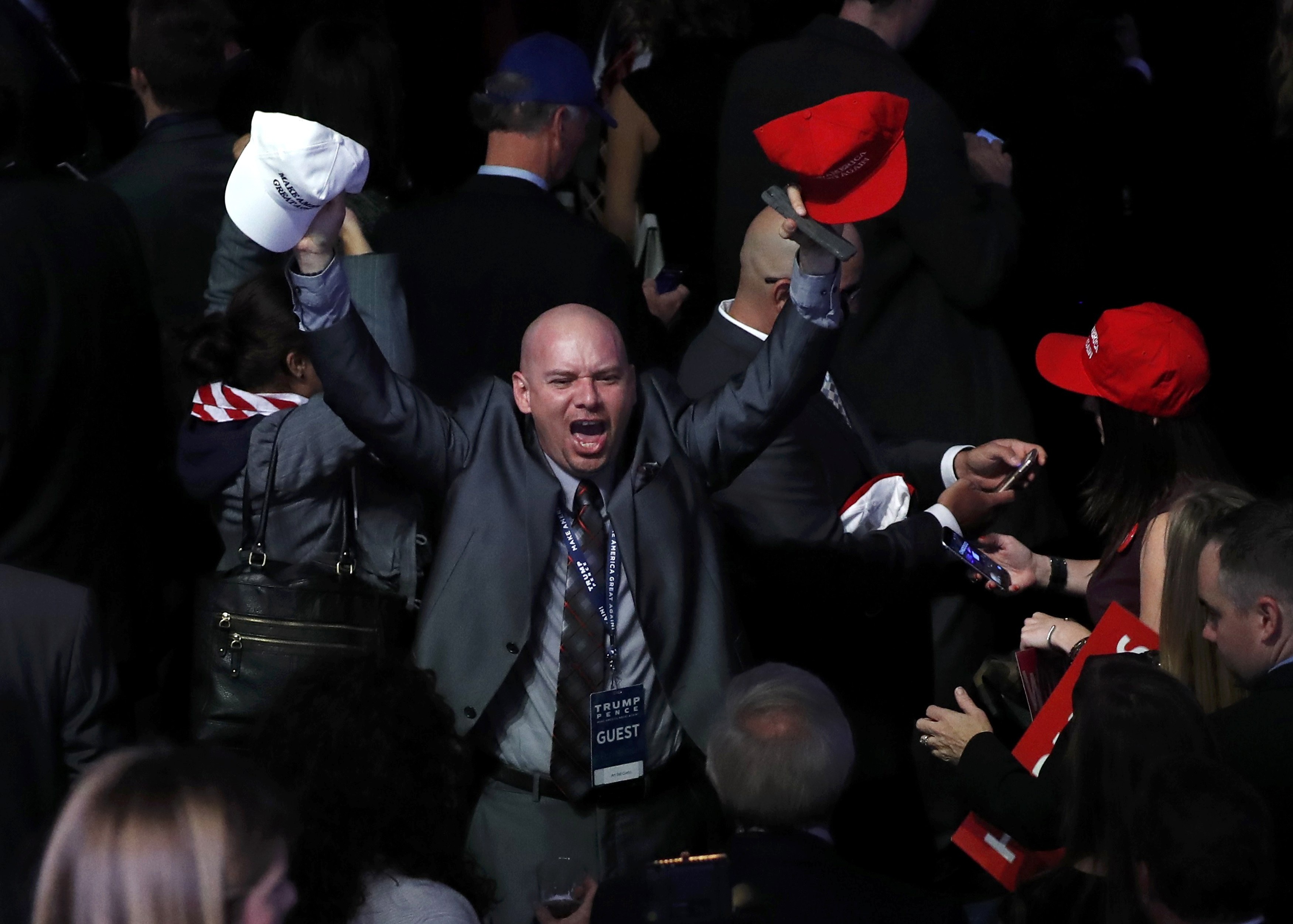 Cu tri ung ho Donald Trump reo ho truoc chien thang o Ohio hinh anh