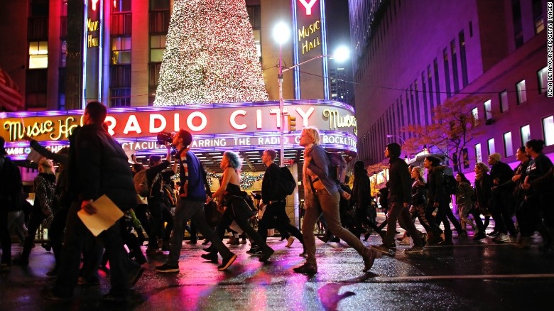 bieu tinh phan doi Trump anh 1