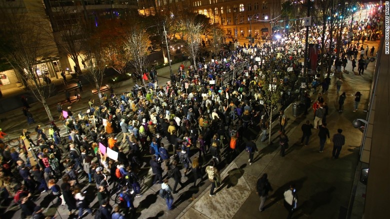 bieu tinh phan doi Trump anh 5