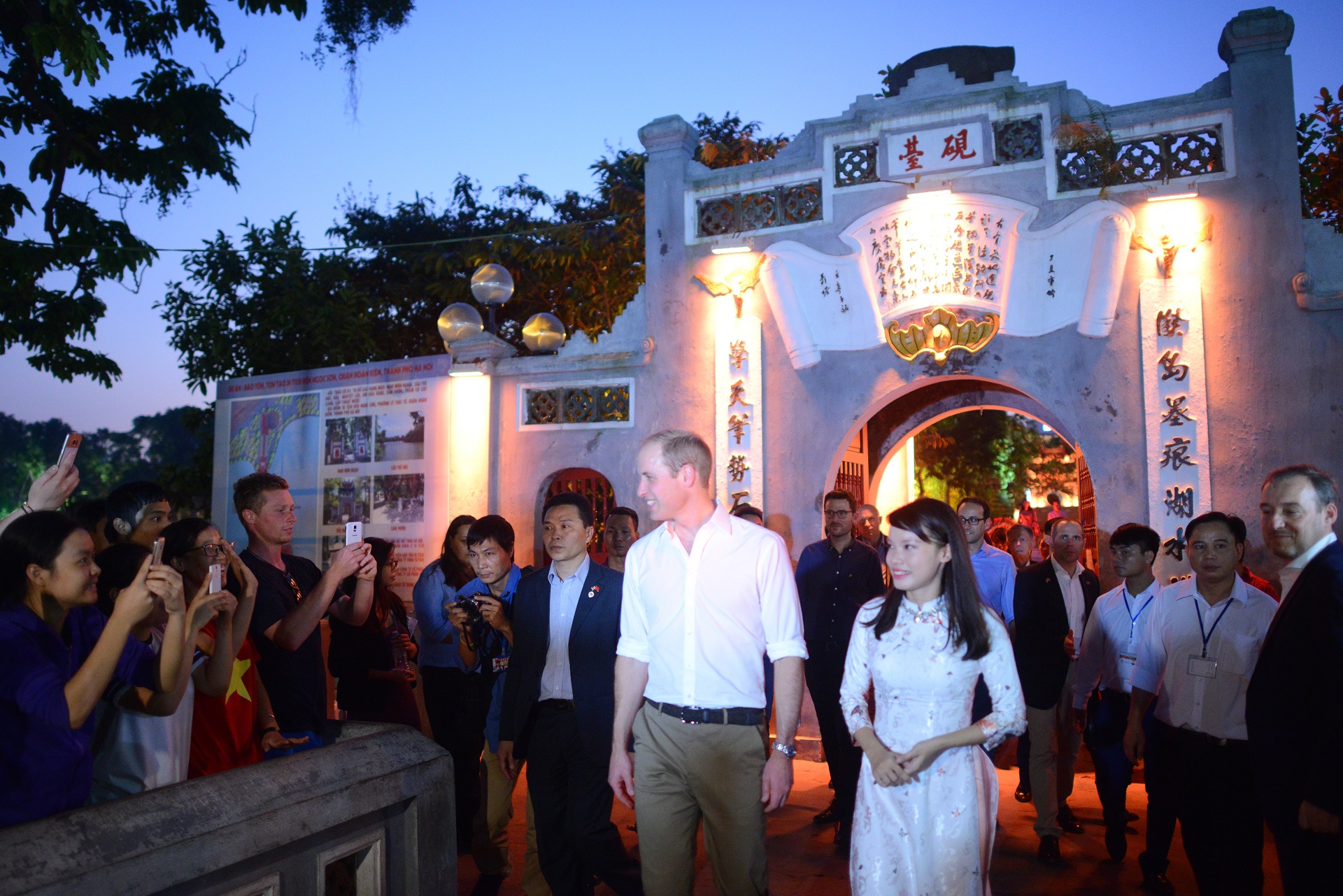 Hoang tu Anh den Viet Nam anh 7