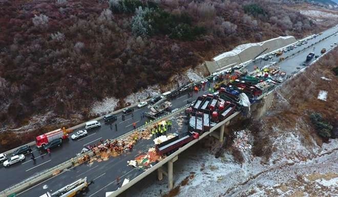 Vu tai nan lien hoan 56 oto nhin tu flycam hinh anh