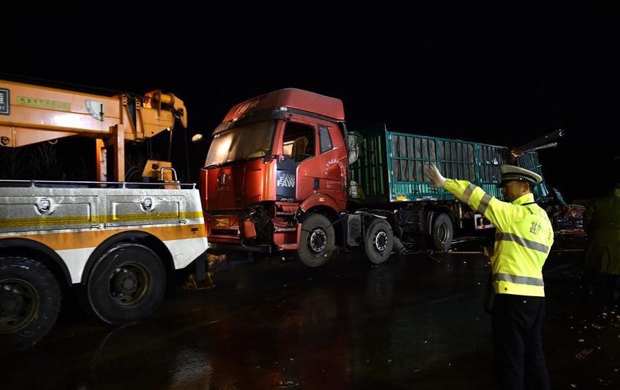 Tai nan lien hoan 56 oto o Trung Quoc anh 6