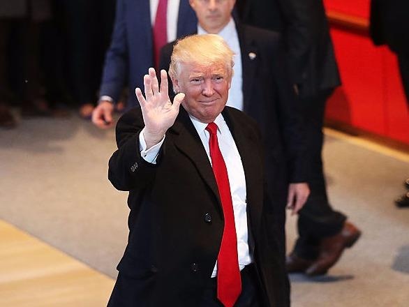 Sau mang bao chi, Trump goi NY Times la bau vat quoc gia hinh anh