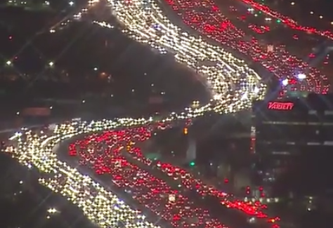 Dong xe chat cung trong dip Le Ta on o My hinh anh