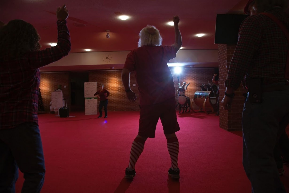 Truong dao tao ong gia Noel chuan bi Giang sinh anh 9