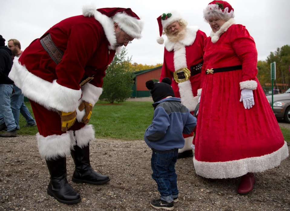 Truong dao tao ong gia Noel chuan bi Giang sinh anh 8