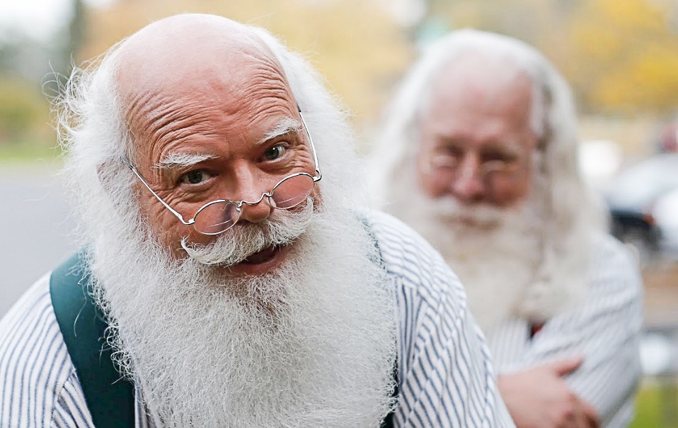 Truong dao tao ong gia Noel nao nhiet chuan bi Giang sinh hinh anh