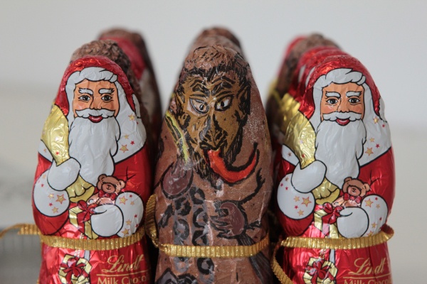 phien ban quy du cua ong gia Noel o Ao anh 1