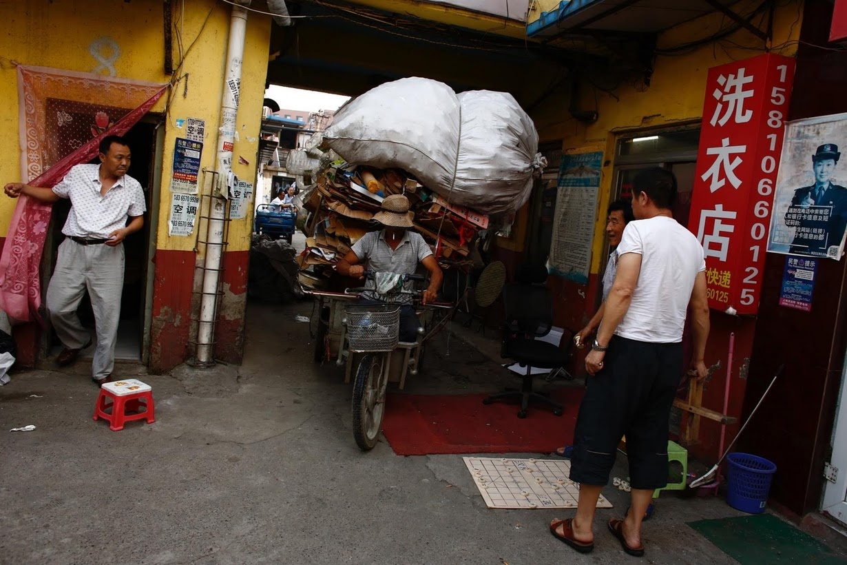 Cuoc song nguoi nhap cu o bai phe lieu Bac Kinh anh 3