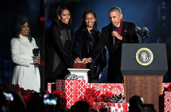 Gia đình Obama đón Giáng sinh cuối cùng tại Nhà Trắng ảnh 3 Gia dinh Obama don Giang sinh cuoi cung tai Nha Trang anh 3