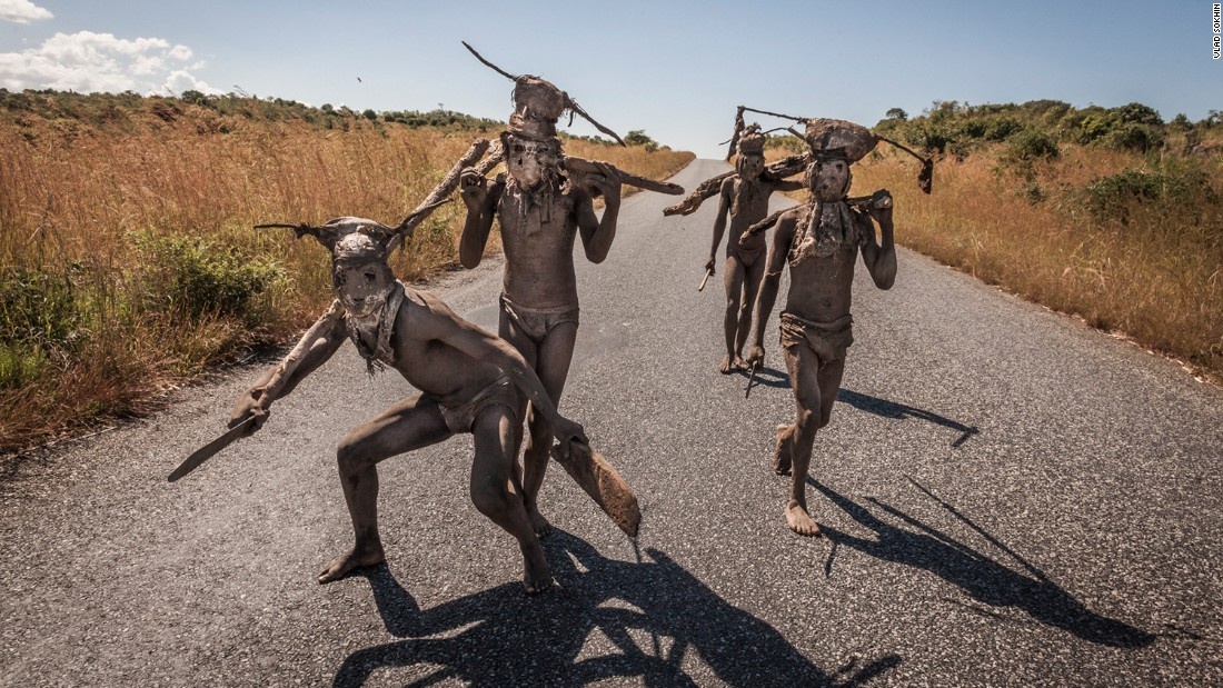 tuc le la o cac bo toc chau Phi anh 5