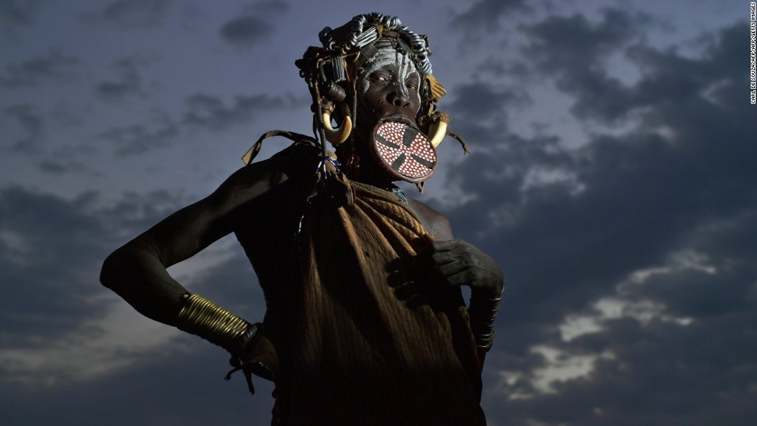 tuc le la o cac bo toc chau Phi anh 2