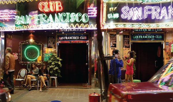 pho den do Hong Kong hoat dong ngam anh 2