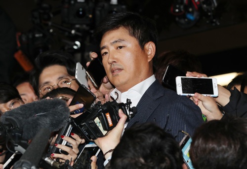 Be boi Tong thong Park bi phanh phui sau vu cai nhau ve cho hinh anh