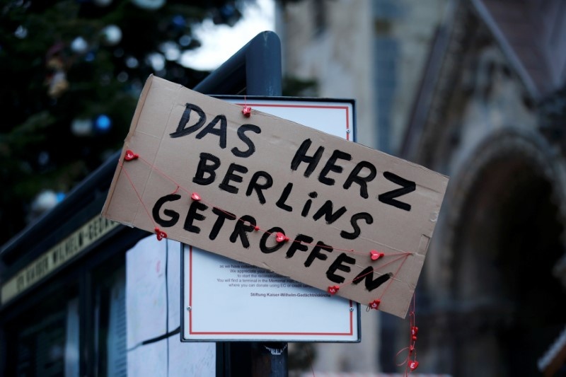 nan nhan vu tan cong cho Giang sinh Duc anh 8