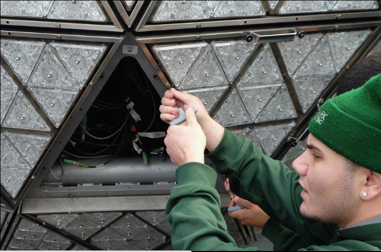 quả cầu pha lê ở Quảng trường Thời đại ảnh 5 qua cau pha le o Quang truong Thoi dai anh 5