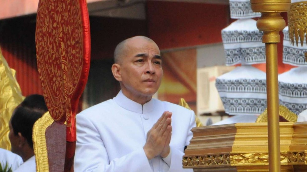 Campuchia truy bat 3 nguoi xuc pham quoc vuong hinh anh