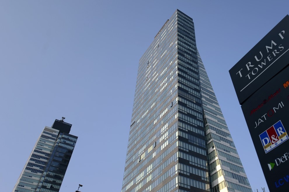 tòa nhà Trump trở thành mục tiêu khủng bố ảnh 1 toa nha Trump tro thanh muc tieu khung bo anh 1