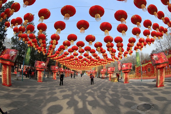 Dan chau A giang den long, ruc rich mua sam Tet hinh anh