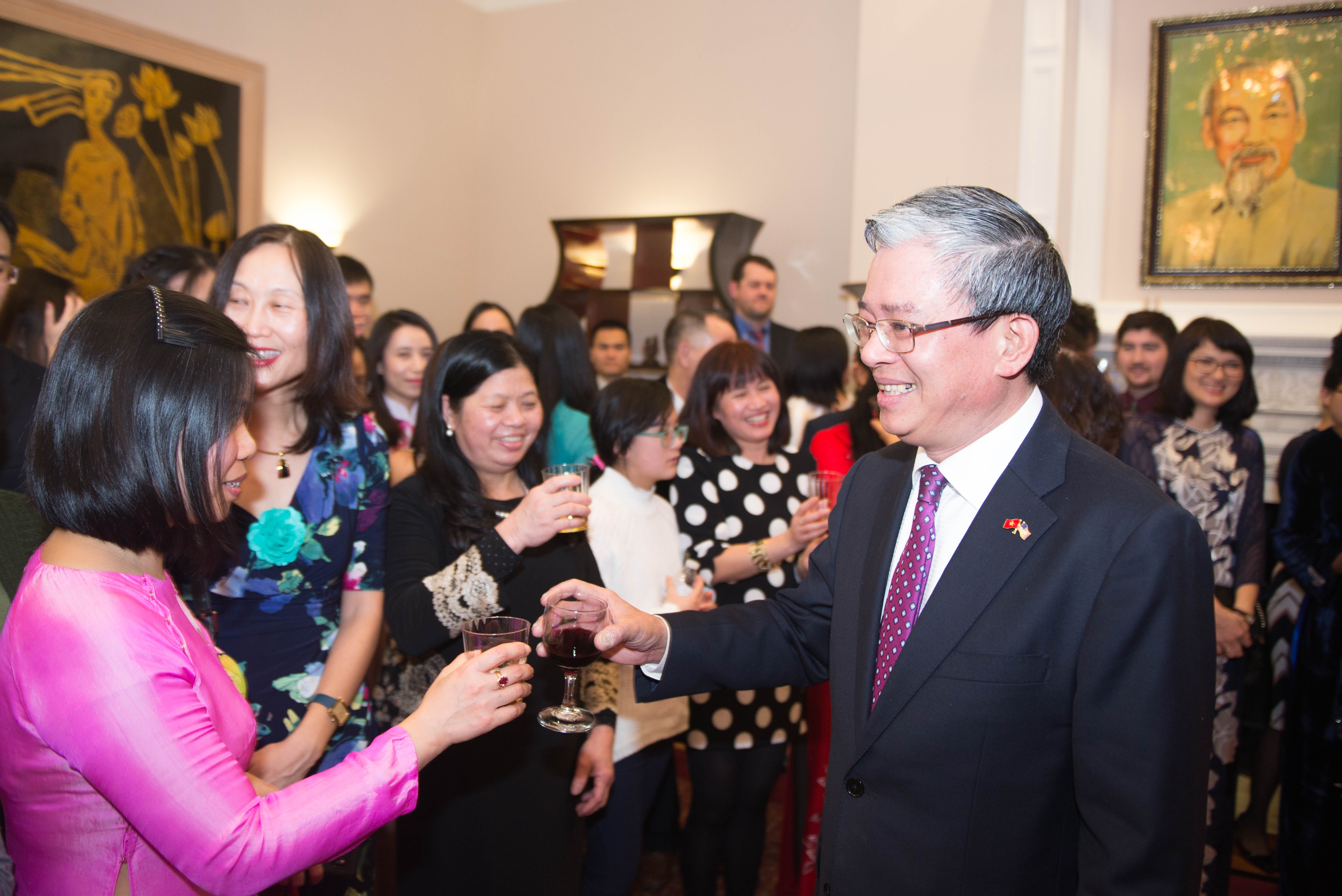 Dai su quan Viet Nam o My to chuc don Tet cho kieu bao hinh anh