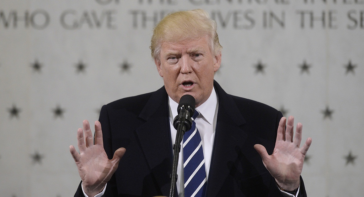 Cuu giam doc CIA gian du noi 'Trump nen xau ho ve ban than' hinh anh