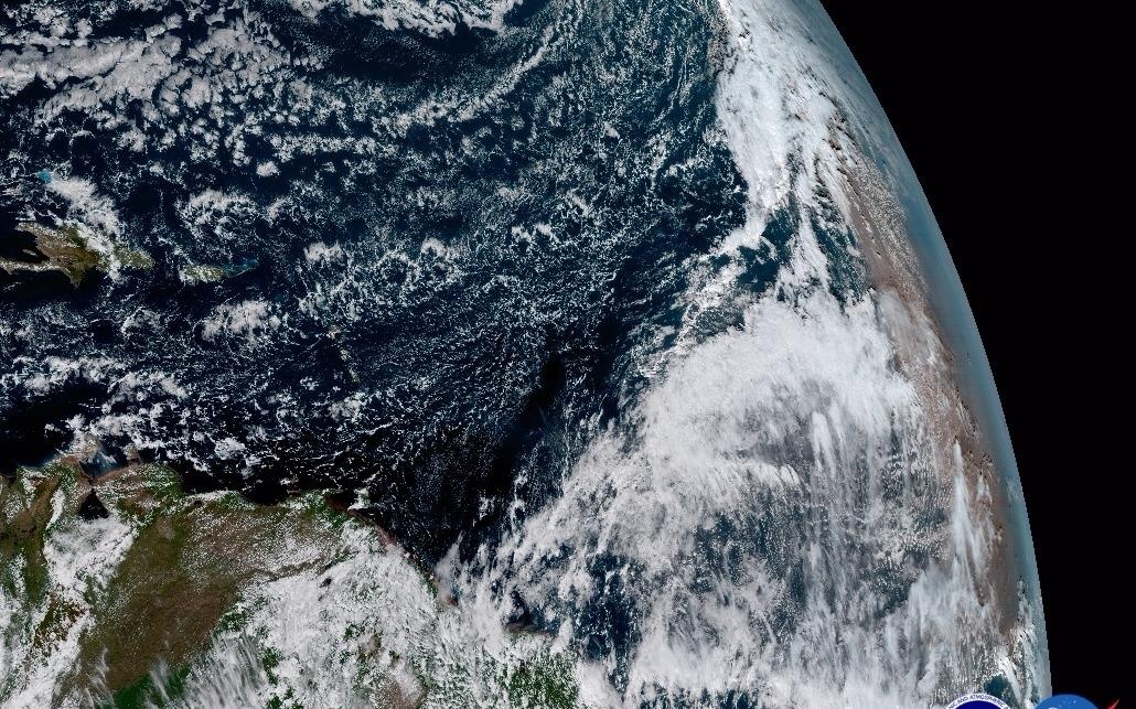 Ve tinh ty USD cua NASA gui anh chup Trai Dat song dong hinh anh